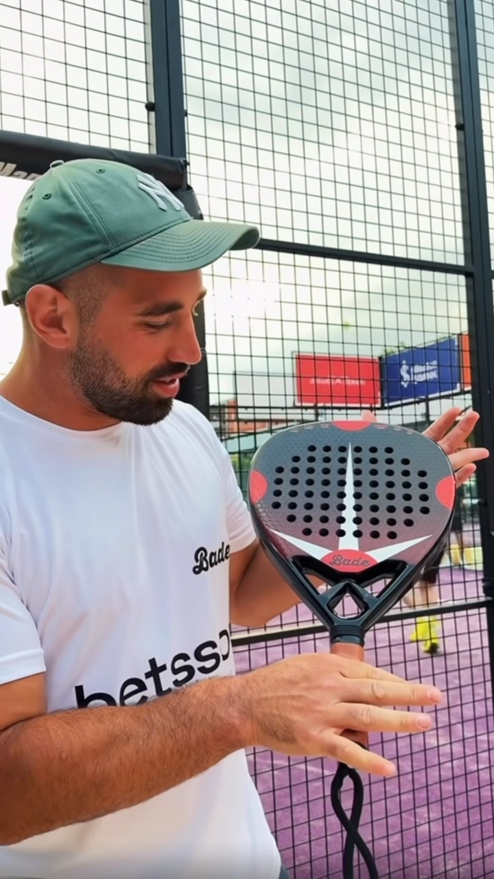 A Bade padel racket